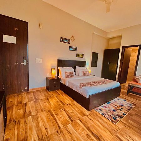 Pearl Grand Boutique Cottage In Omaxe Anandam Vrindavan - #Premium Ac Rooms With Balcony #Big Parking #Lift #Garden #Peaceful Area #Near Prem Mandir #Property Of The Year #Most Awarded Exteriér fotografie
