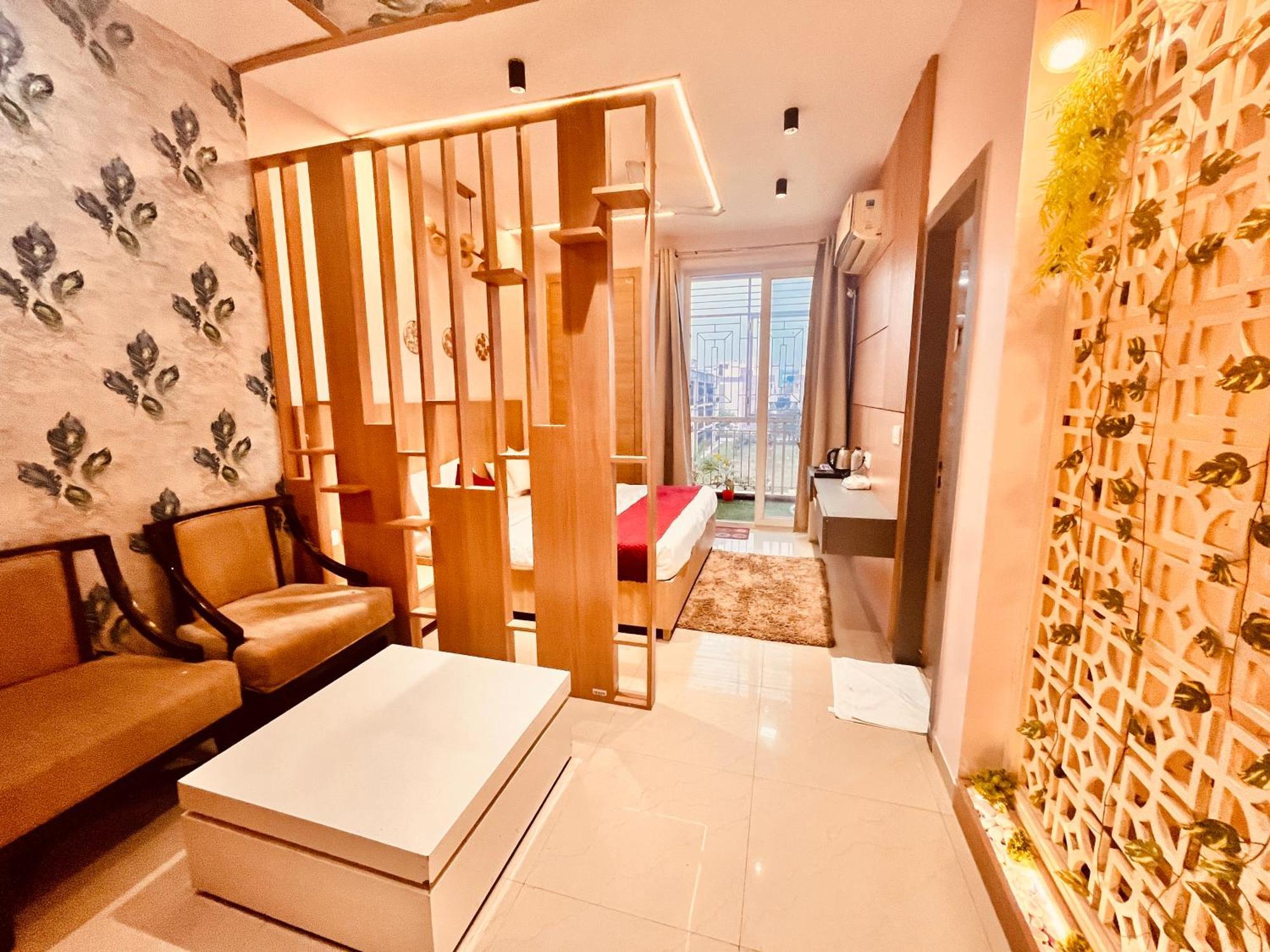 Pearl Grand Boutique Cottage In Omaxe Anandam Vrindavan - #Premium Ac Rooms With Balcony #Big Parking #Lift #Garden #Peaceful Area #Near Prem Mandir #Property Of The Year #Most Awarded Exteriér fotografie
