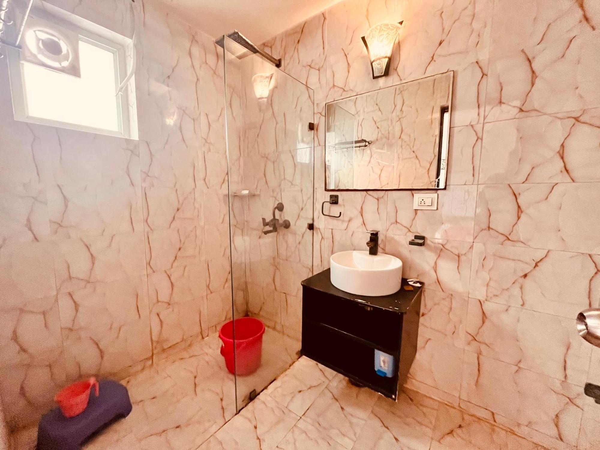 Pearl Grand Boutique Cottage In Omaxe Anandam Vrindavan - #Premium Ac Rooms With Balcony #Big Parking #Lift #Garden #Peaceful Area #Near Prem Mandir #Property Of The Year #Most Awarded Exteriér fotografie