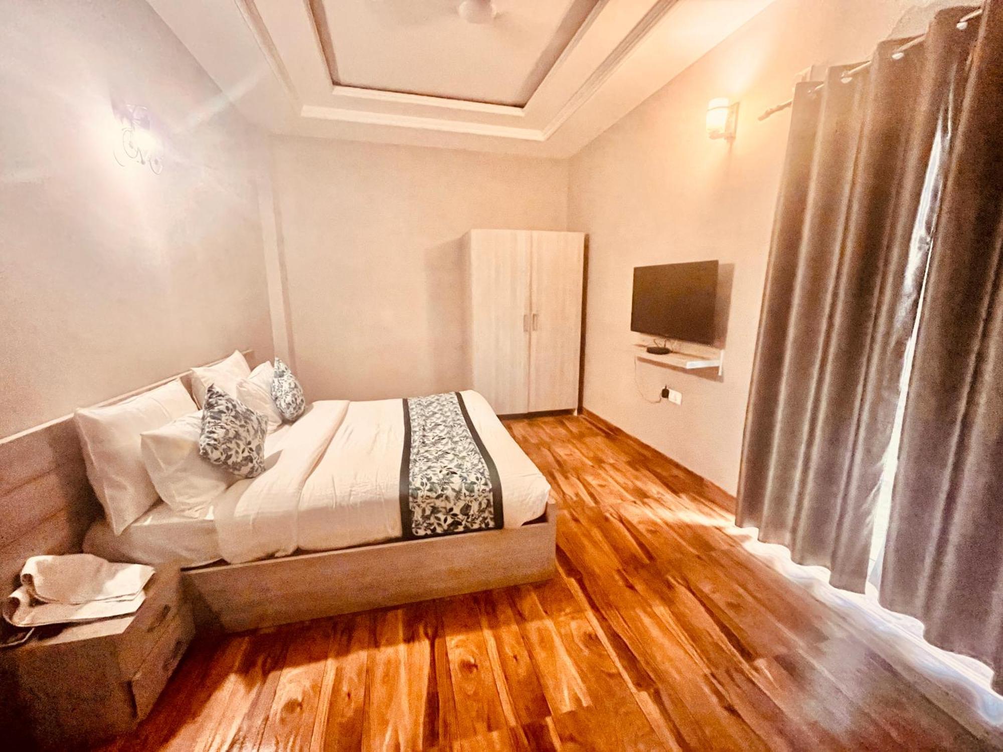 Pearl Grand Boutique Cottage In Omaxe Anandam Vrindavan - #Premium Ac Rooms With Balcony #Big Parking #Lift #Garden #Peaceful Area #Near Prem Mandir #Property Of The Year #Most Awarded Exteriér fotografie