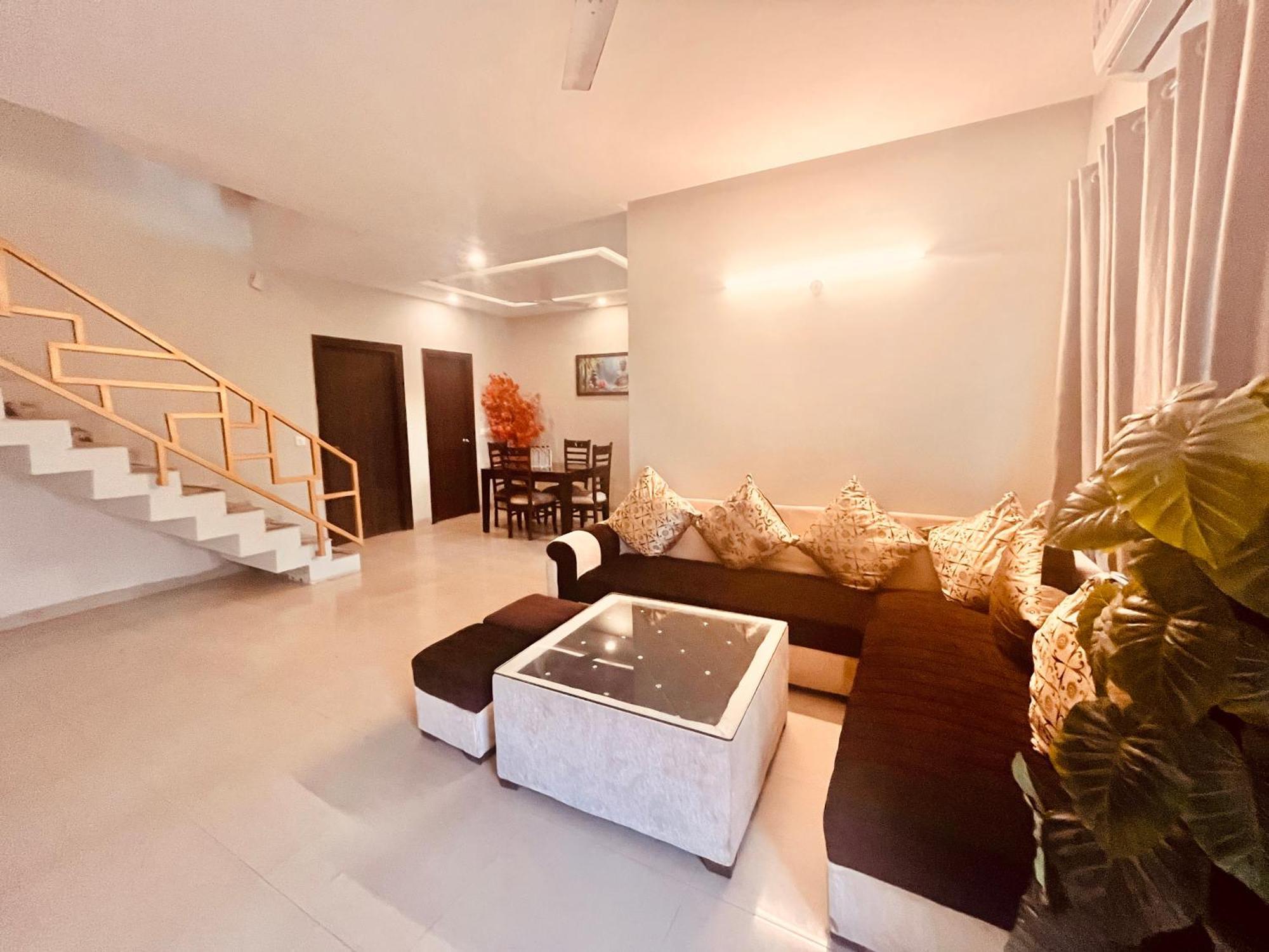 Pearl Grand Boutique Cottage In Omaxe Anandam Vrindavan - #Premium Ac Rooms With Balcony #Big Parking #Lift #Garden #Peaceful Area #Near Prem Mandir #Property Of The Year #Most Awarded Exteriér fotografie