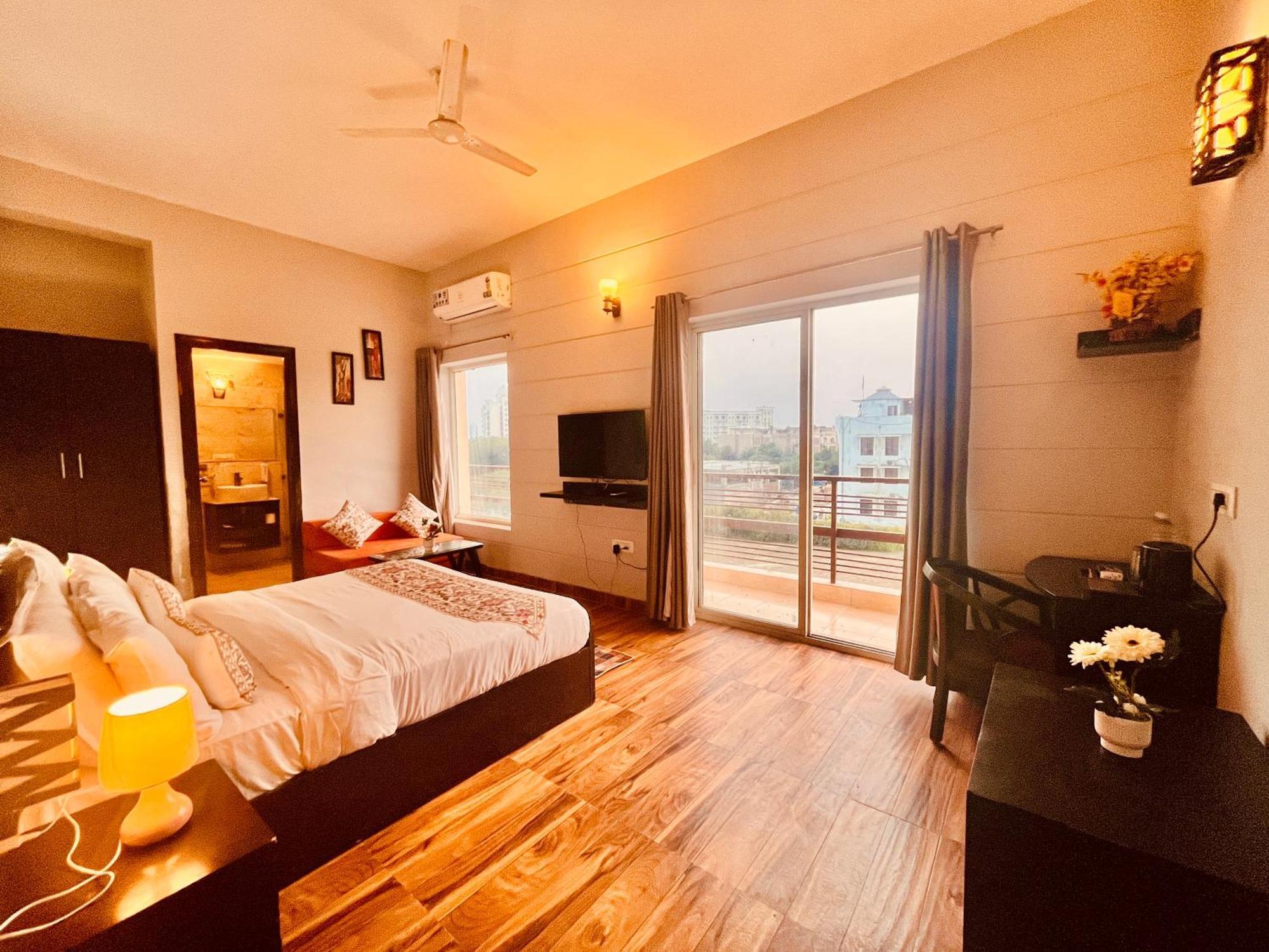 Pearl Grand Boutique Cottage In Omaxe Anandam Vrindavan - #Premium Ac Rooms With Balcony #Big Parking #Lift #Garden #Peaceful Area #Near Prem Mandir #Property Of The Year #Most Awarded Exteriér fotografie