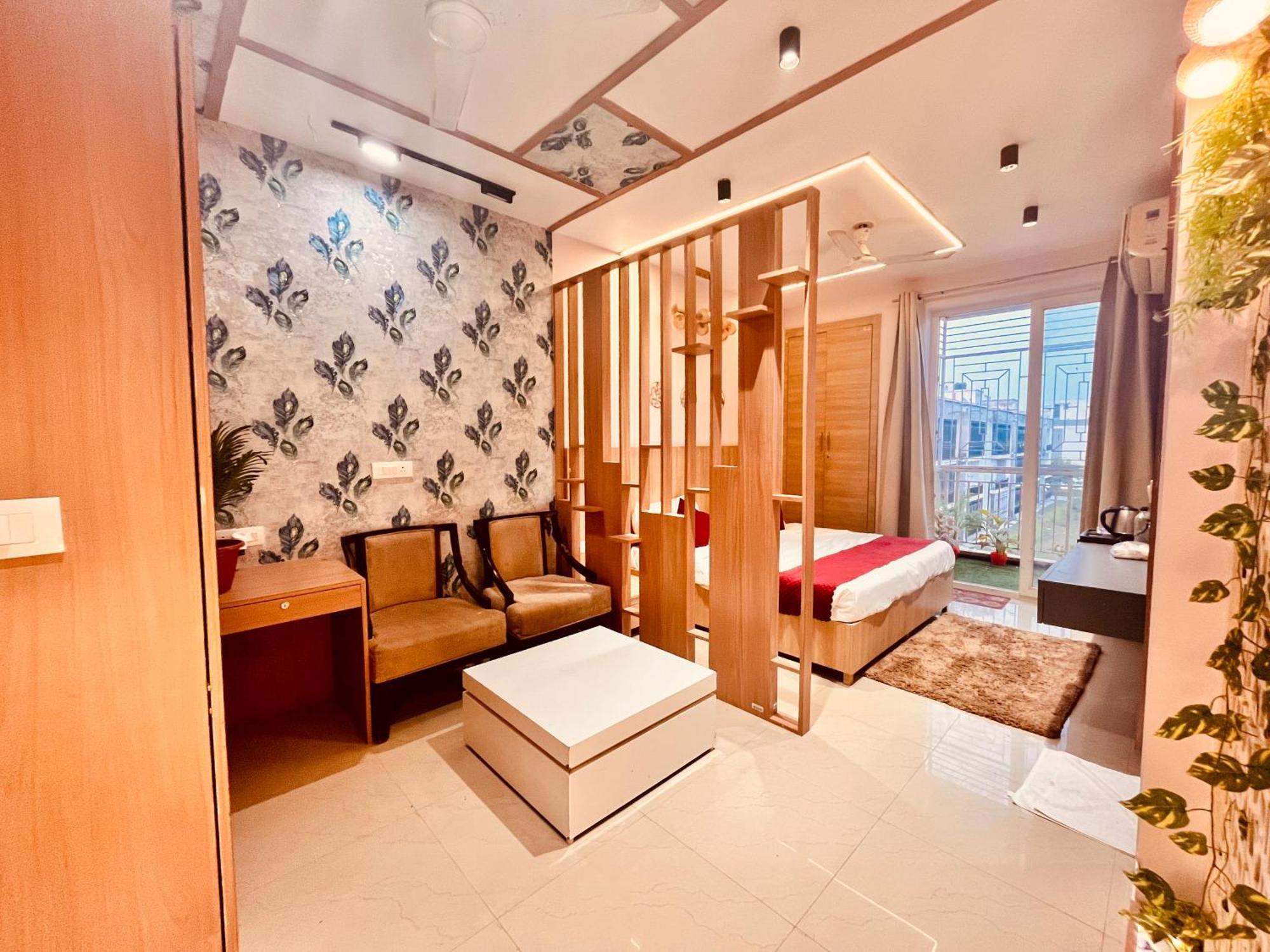 Pearl Grand Boutique Cottage In Omaxe Anandam Vrindavan - #Premium Ac Rooms With Balcony #Big Parking #Lift #Garden #Peaceful Area #Near Prem Mandir #Property Of The Year #Most Awarded Exteriér fotografie