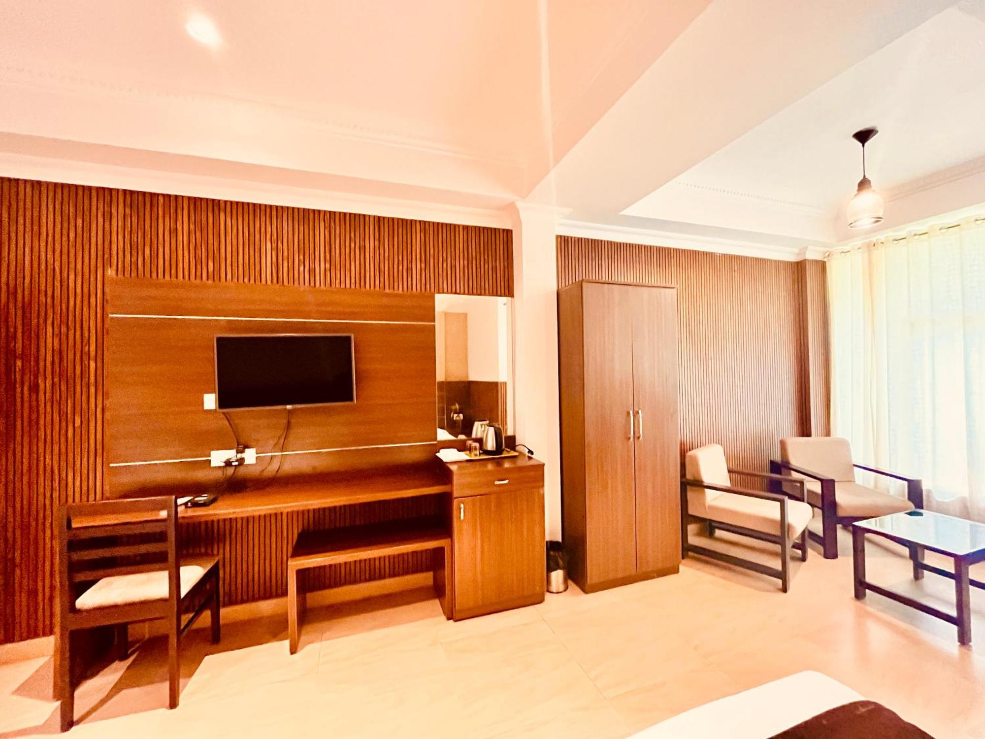 Pearl Grand Boutique Cottage In Omaxe Anandam Vrindavan - #Premium Ac Rooms With Balcony #Big Parking #Lift #Garden #Peaceful Area #Near Prem Mandir #Property Of The Year #Most Awarded Exteriér fotografie