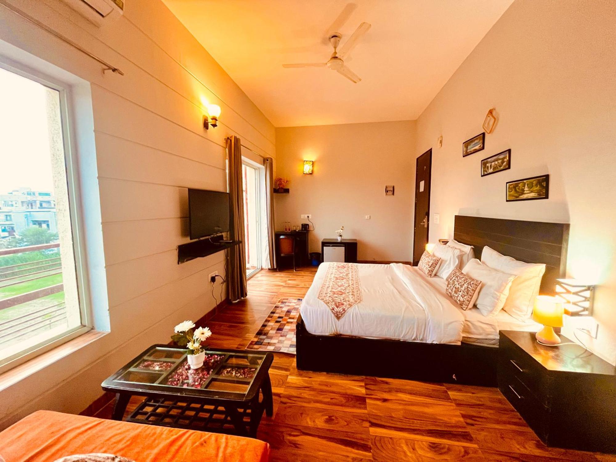 Pearl Grand Boutique Cottage In Omaxe Anandam Vrindavan - #Premium Ac Rooms With Balcony #Big Parking #Lift #Garden #Peaceful Area #Near Prem Mandir #Property Of The Year #Most Awarded Exteriér fotografie