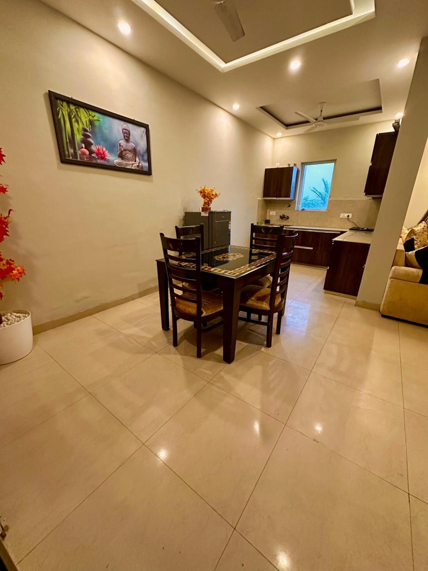 Pearl Grand Boutique Cottage In Omaxe Anandam Vrindavan - #Premium Ac Rooms With Balcony #Big Parking #Lift #Garden #Peaceful Area #Near Prem Mandir #Property Of The Year #Most Awarded Exteriér fotografie